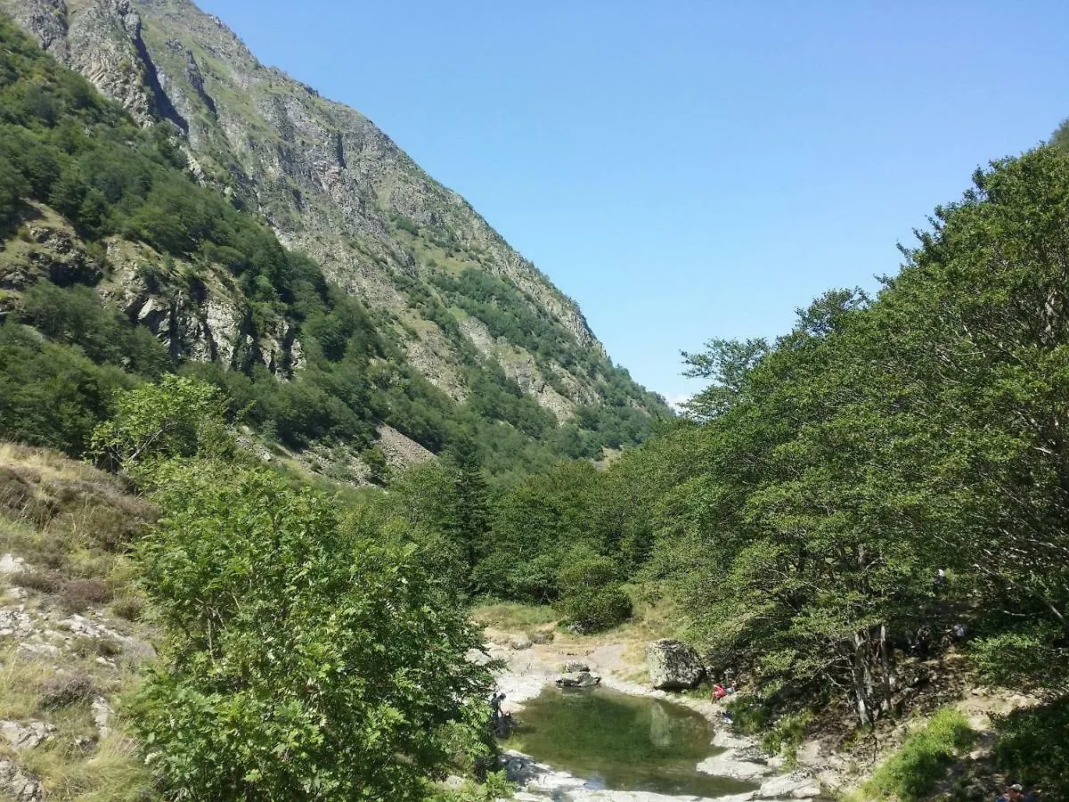 Appartement T2 4 Personnes Wifi Et Climatisation Bagnères-de-Luchon Apartment